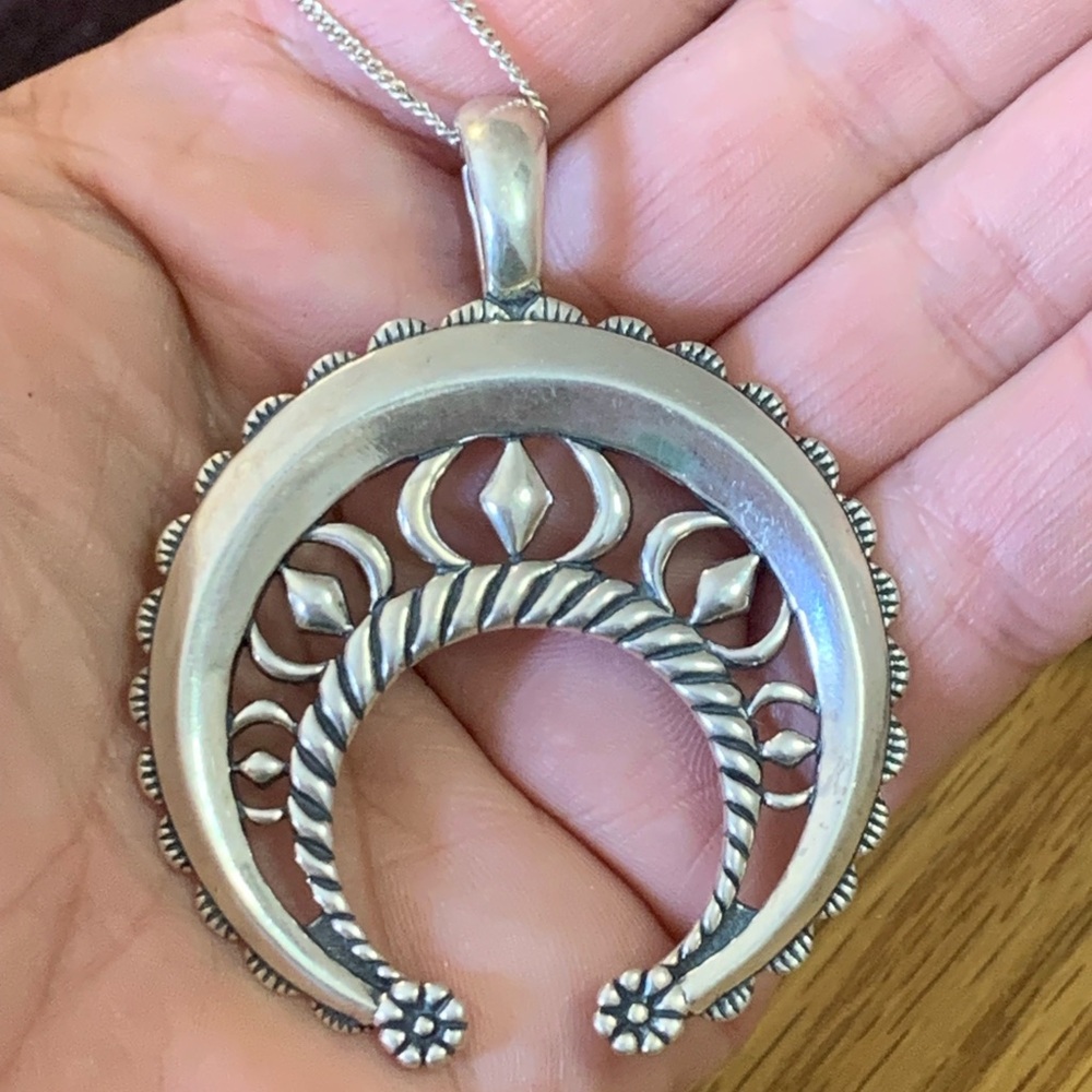 Native American Naja pendant by Carolyn Pollack and chain. beautiful piece!